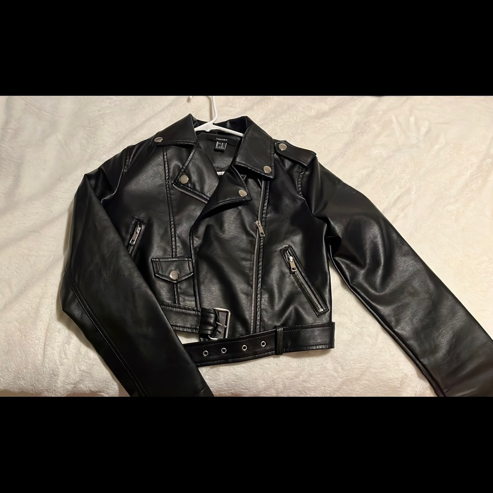 $10, FOREVER21. Size:S